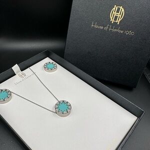 House of Harlow necklace and earring set turquoise leather and rhinestones